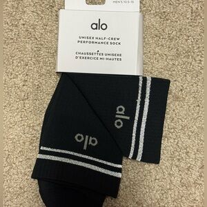 ALO Yoga Men's Black and Gray Athletic Socks
